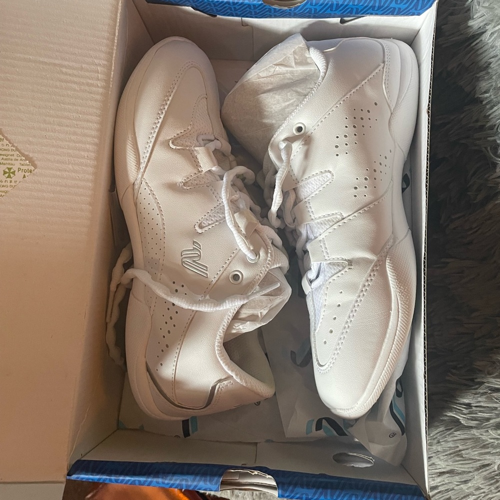 Varsity Spark Cheer Shoes size 7